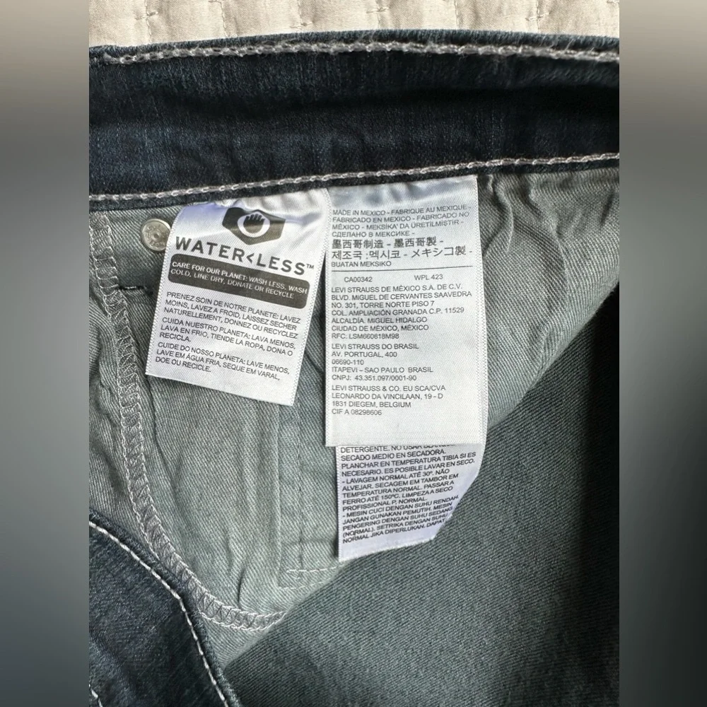 Levi’s 559 Relaxed Straight Fit men’s denim jeans Size 38 x 34. New with…